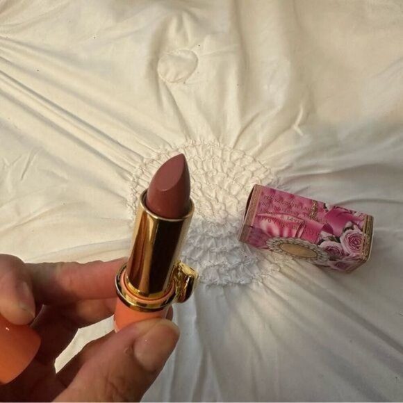 PAT McGRATH LABS SatinAllure™ Lipstick Color: Négligée - neutral pink beige - Picture 9 of 9